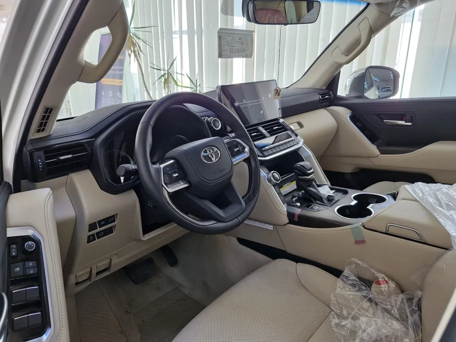 2024 Toyota Land Cruiser VX 