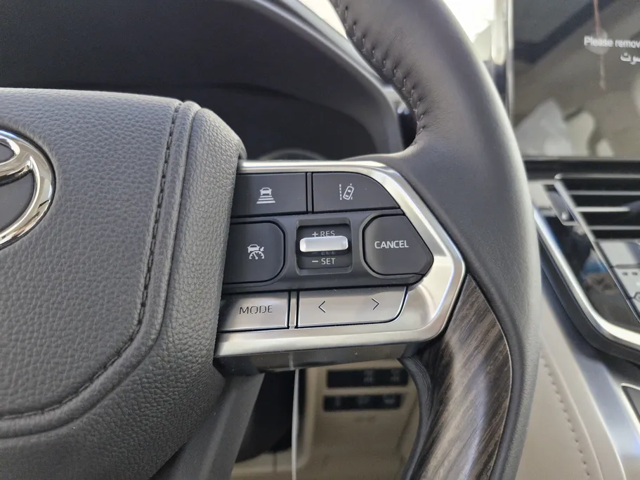 2024 Toyota Land Cruiser VX 