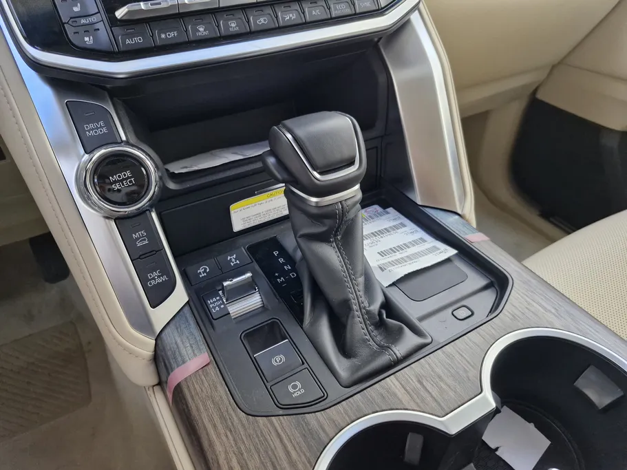 2024 Toyota Land Cruiser VX 