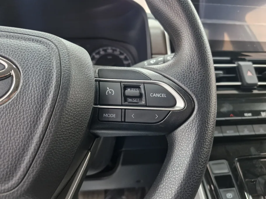 تويوتا اينوفا GL 2025 