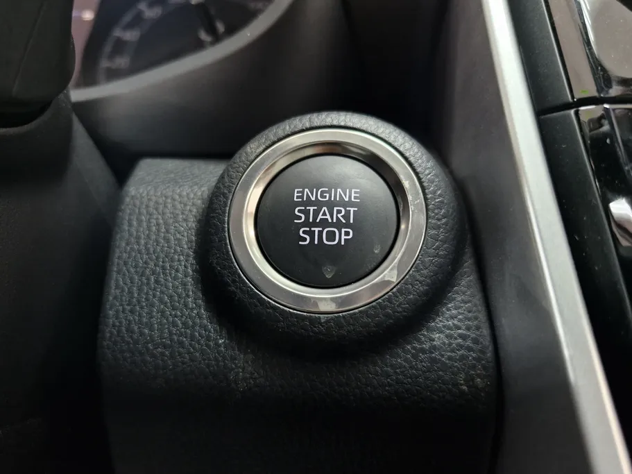 تويوتا اينوفا GL 2025 