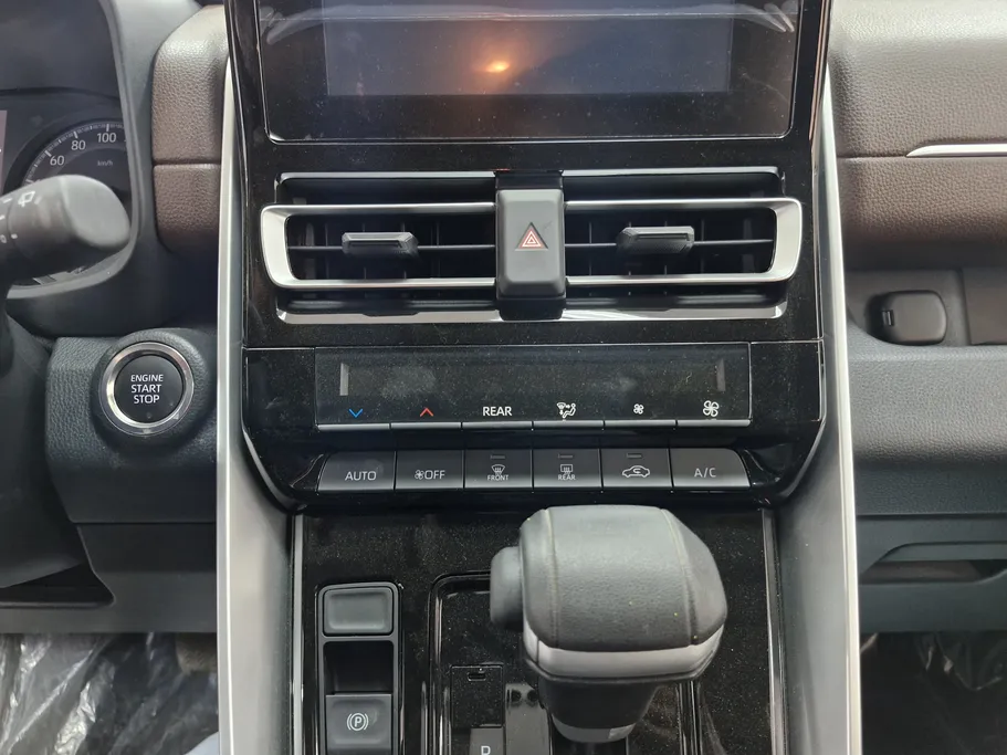 تويوتا اينوفا GL 2025 