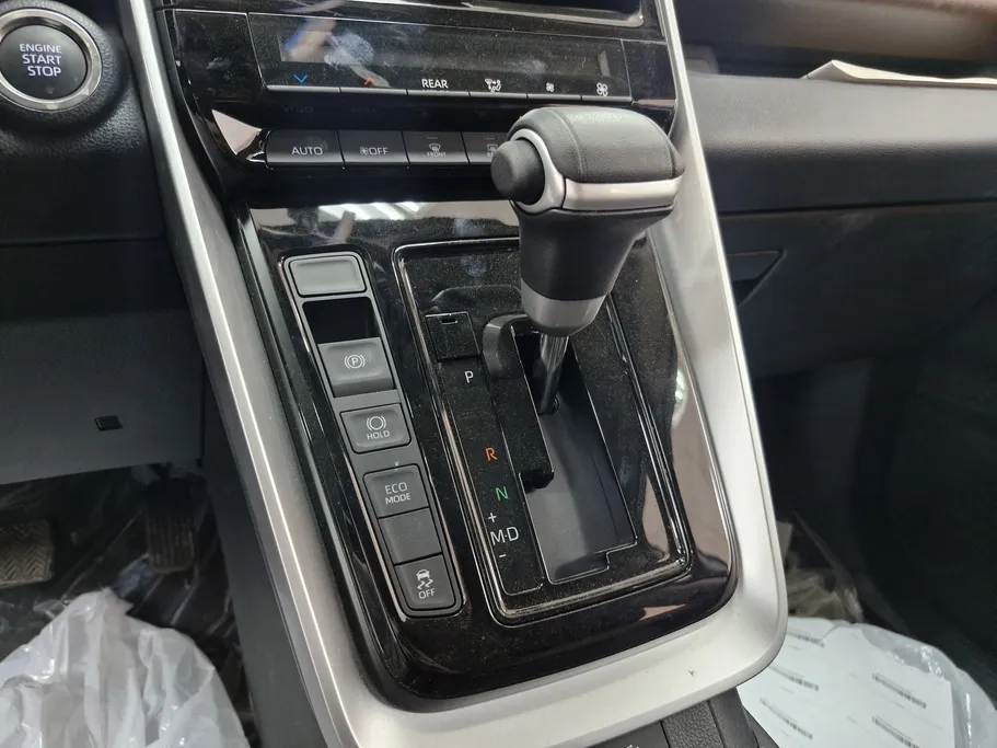 تويوتا اينوفا GL 2025 