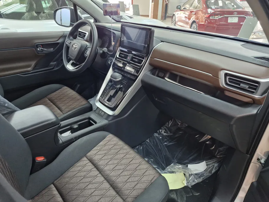 تويوتا اينوفا GL 2025 