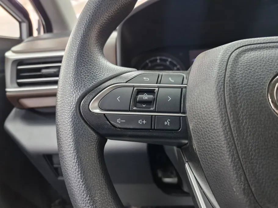 تويوتا اينوفا GL 2025 