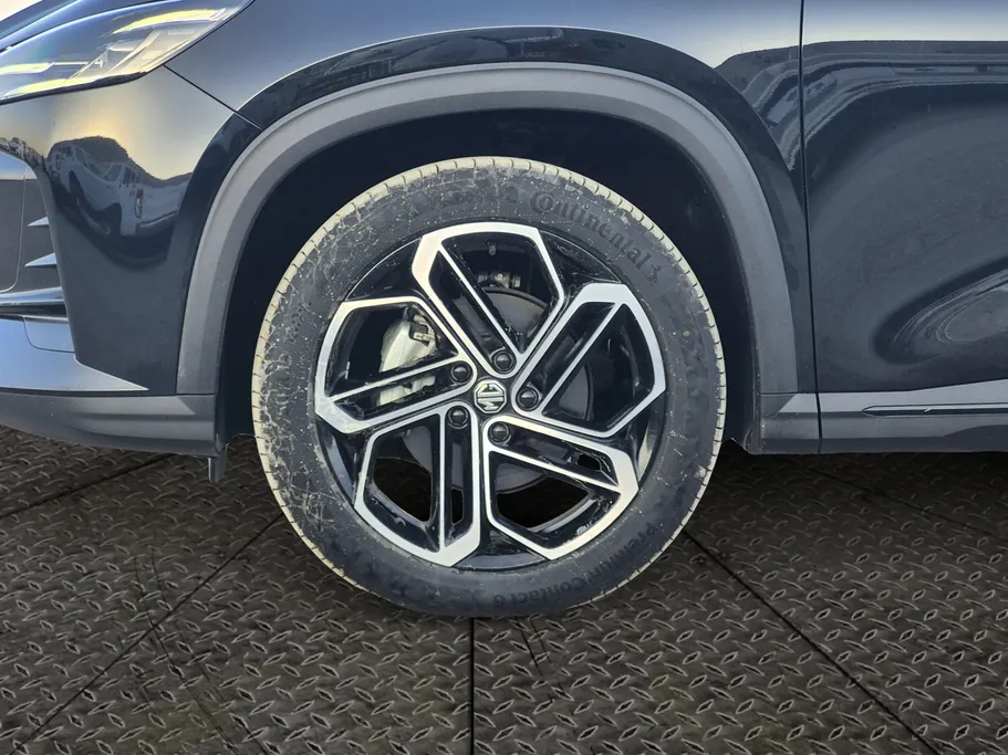 ام جي وان LUX 2024 