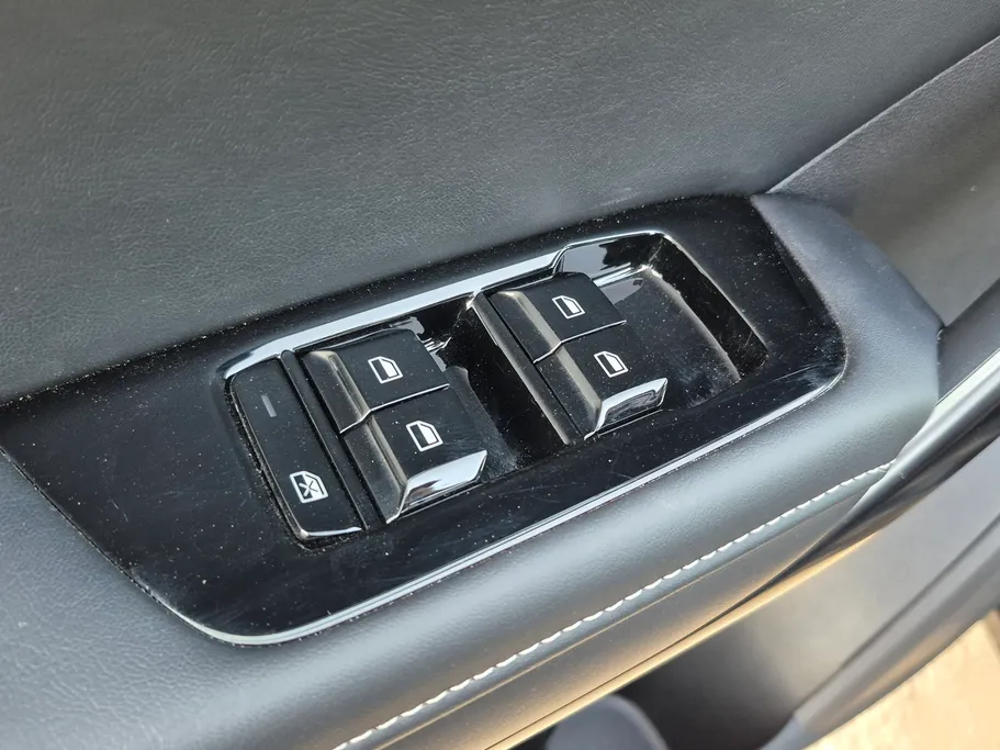 ام جي وان LUX 2024 