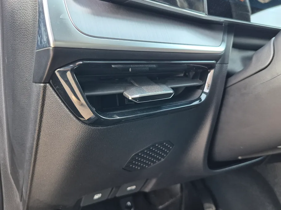 ام جي وان LUX 2024 