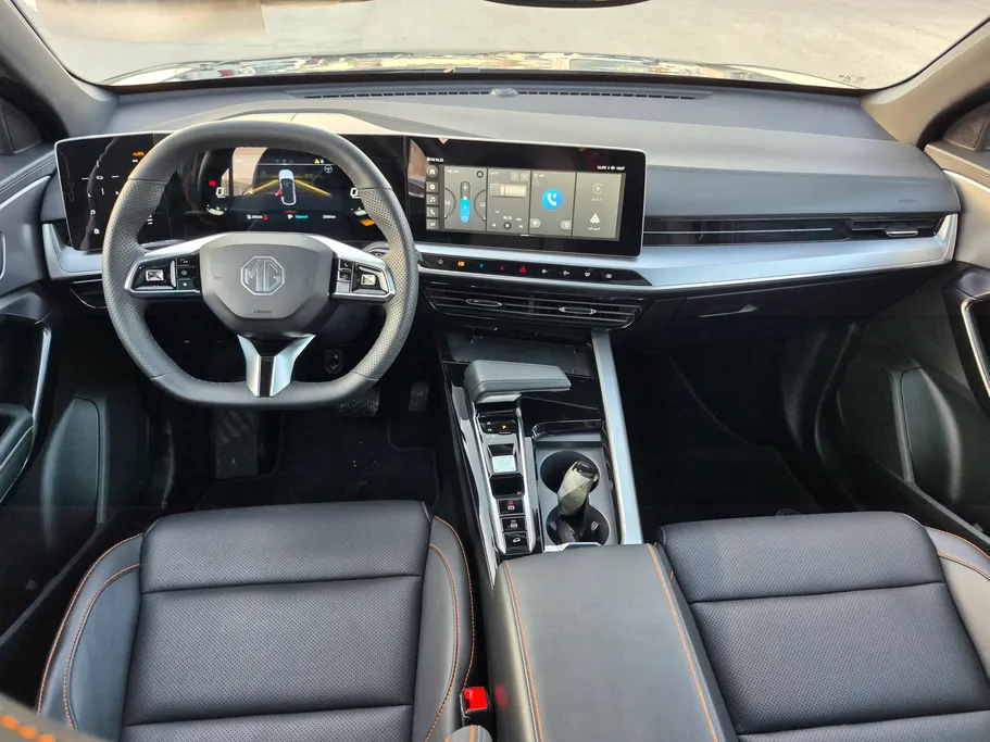 ام جي وان LUX 2024 