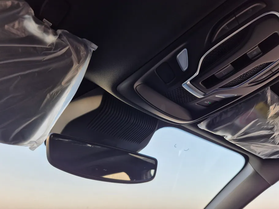 ام جي وان LUX 2024 