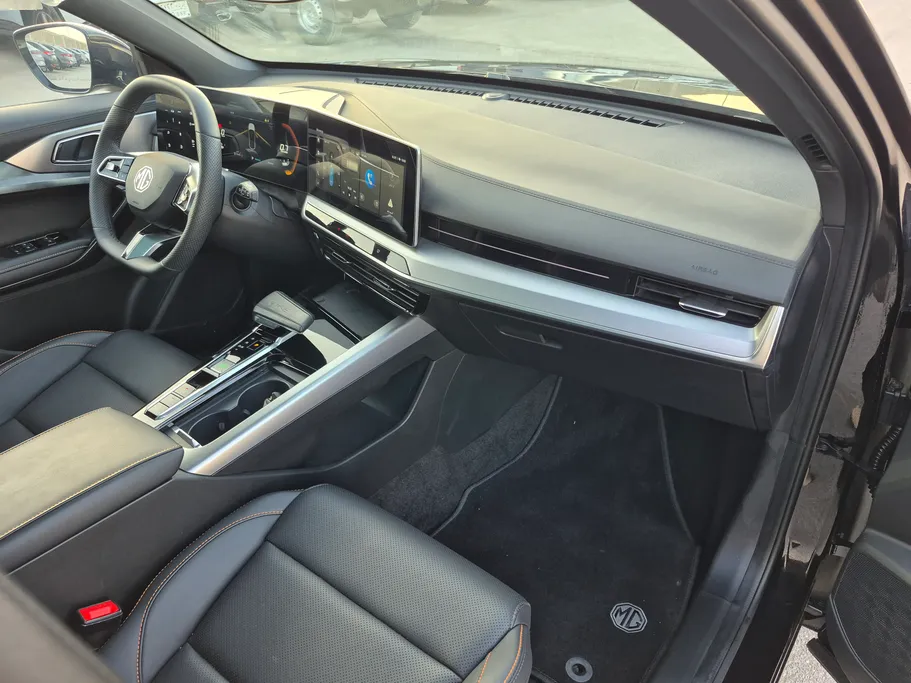 ام جي وان LUX 2024 