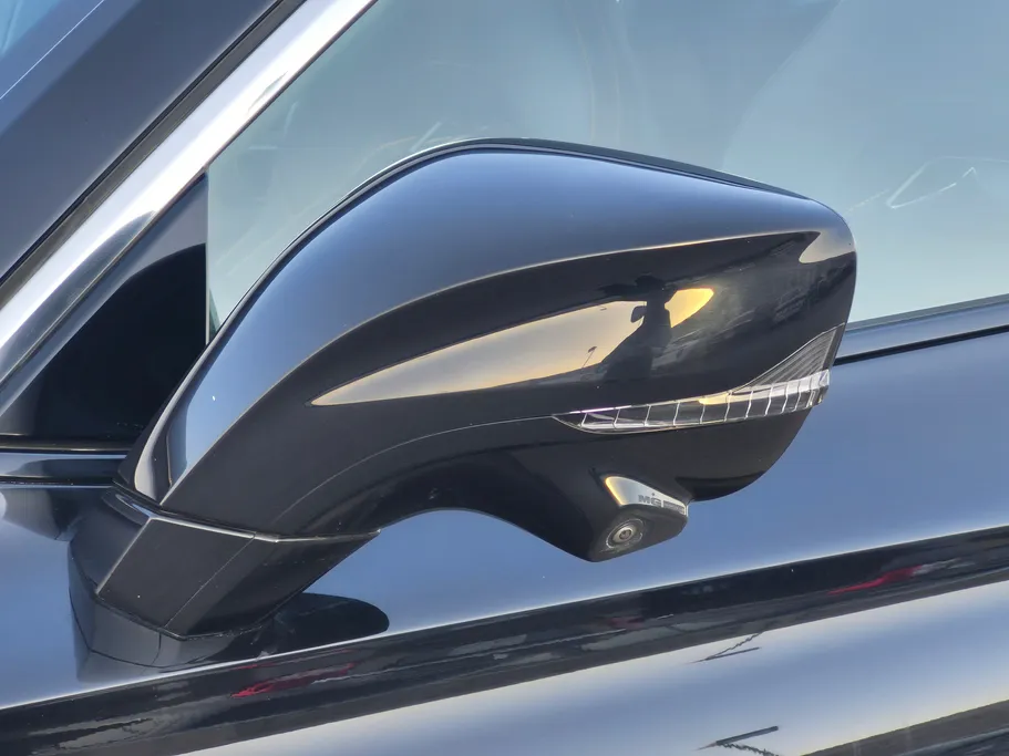 ام جي وان LUX 2024 