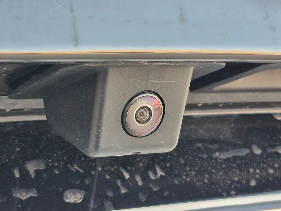 ام جي وان LUX 2024 