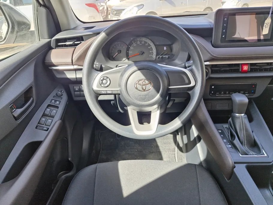 تويوتا يارس Y 2024 