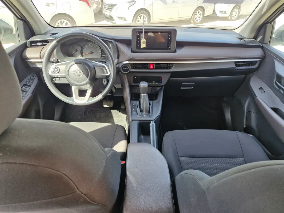 تويوتا يارس Y 2024 