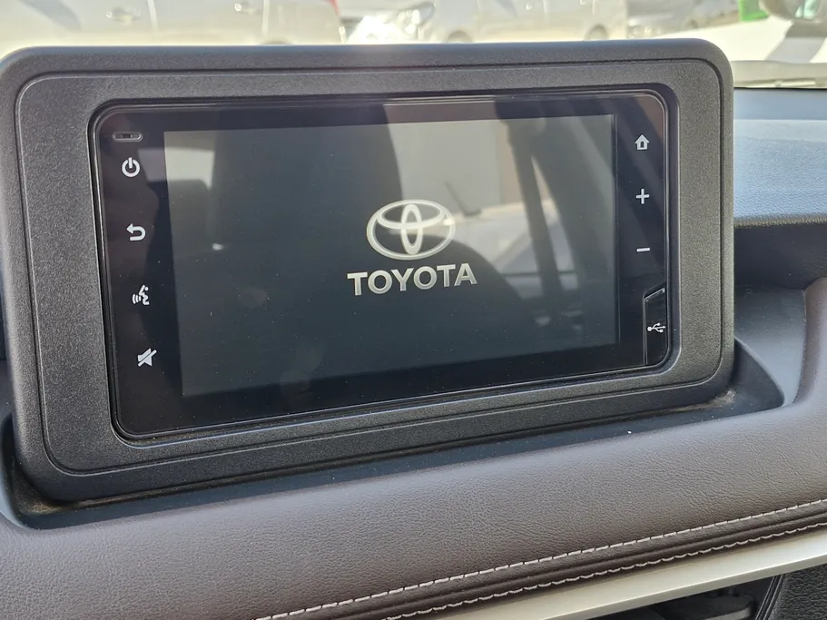 تويوتا يارس Y 2024 