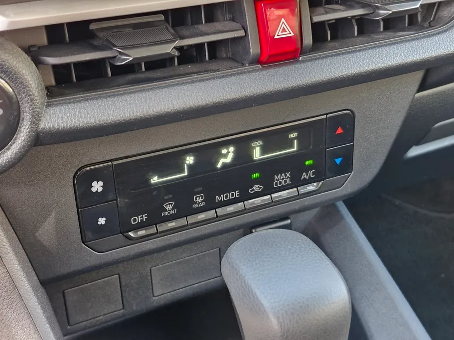 تويوتا يارس Y 2024 