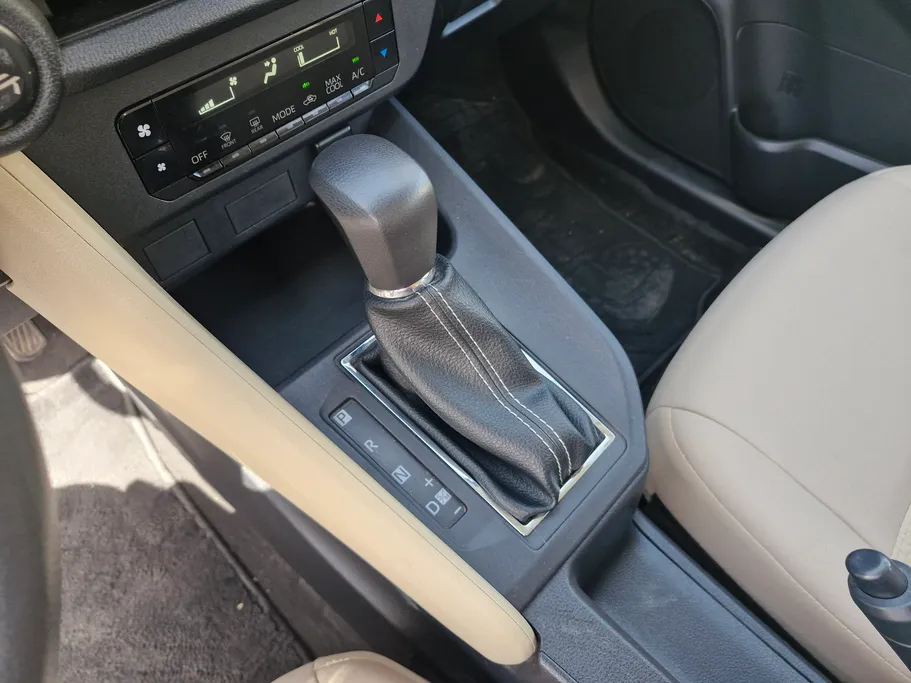 2024 Toyota Yaris  Y 