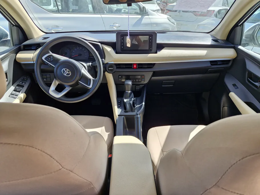 تويوتا يارس Y 2024 