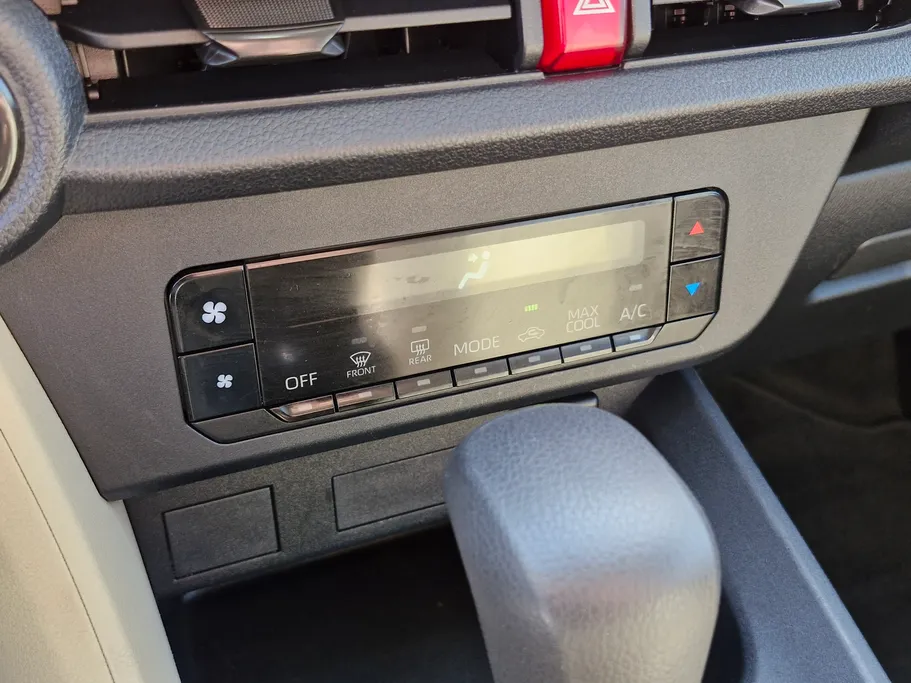 تويوتا يارس Y 2024 