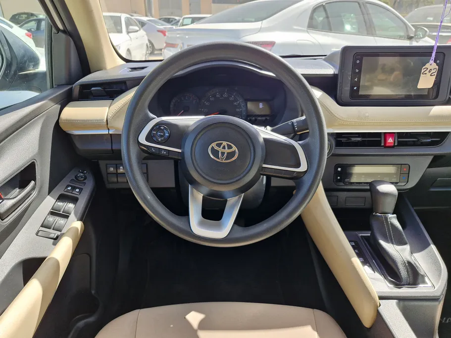 تويوتا يارس Y 2024 