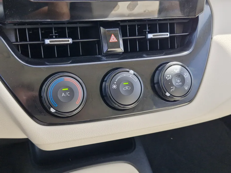 تويوتا كورولا XLI 2024 