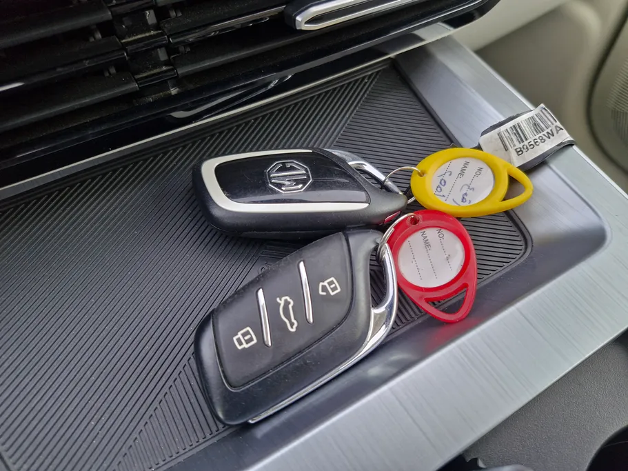 ام جي ويل لاكجري 2024 