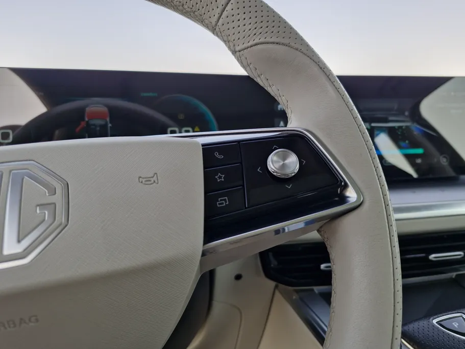 ام جي ويل لاكجري 2024 