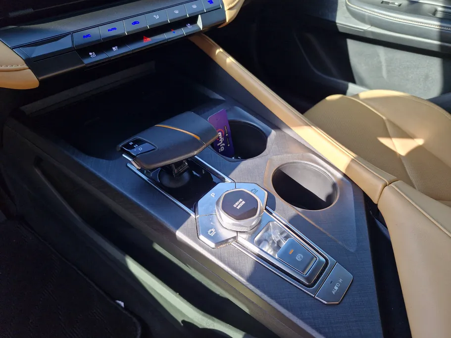 2024 شانجان UNI V Elite 