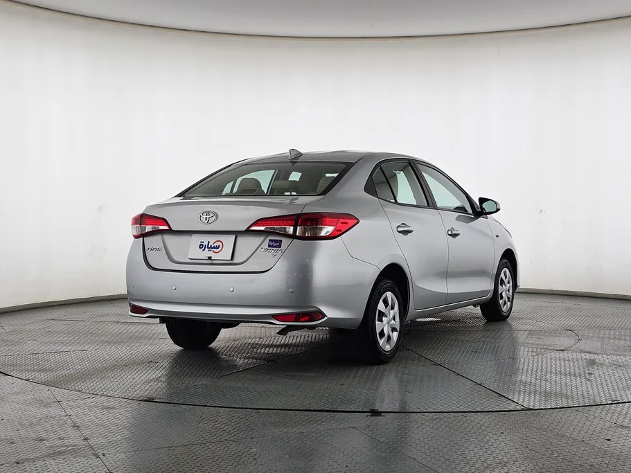 تويوتا يارس Y 2022 