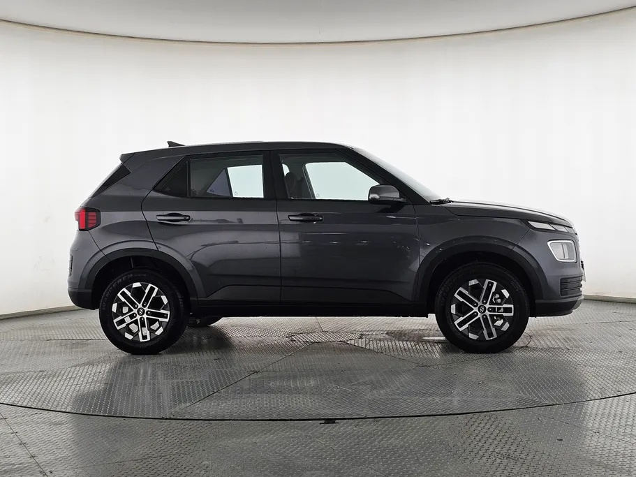 2024 Hyundai Venue Smart 