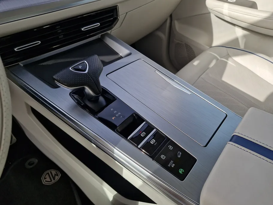 ام جي ويل لاكجري 2024 