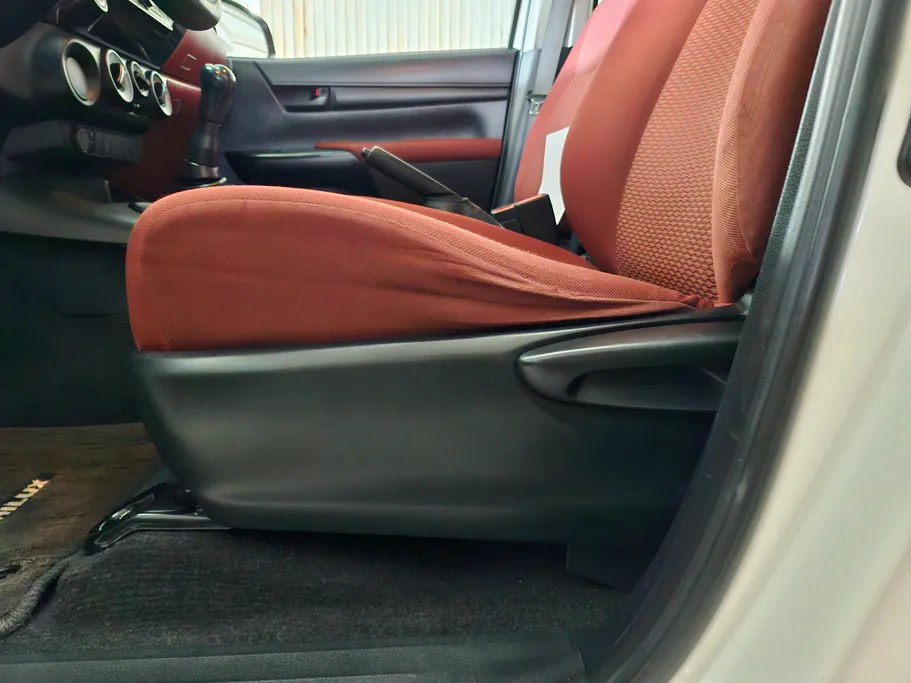 تويوتا هايلكس GL DSL 2021 