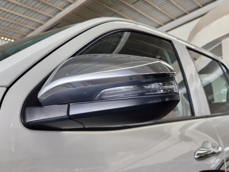 تويوتا هايلكس GL DSL 2021 