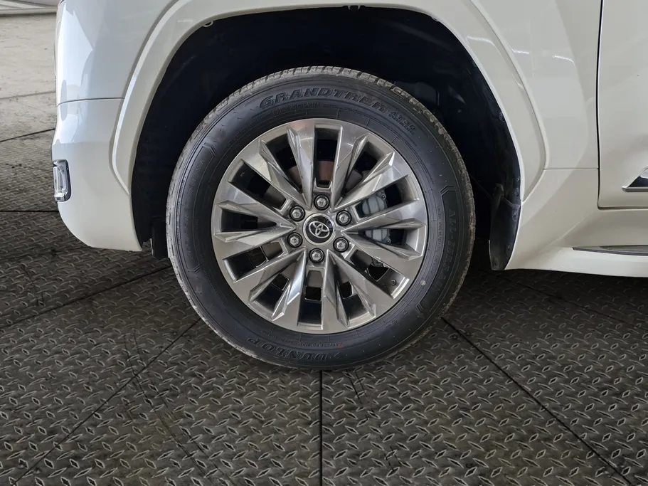 تويوتا لاندكروزر GXR4 2025 