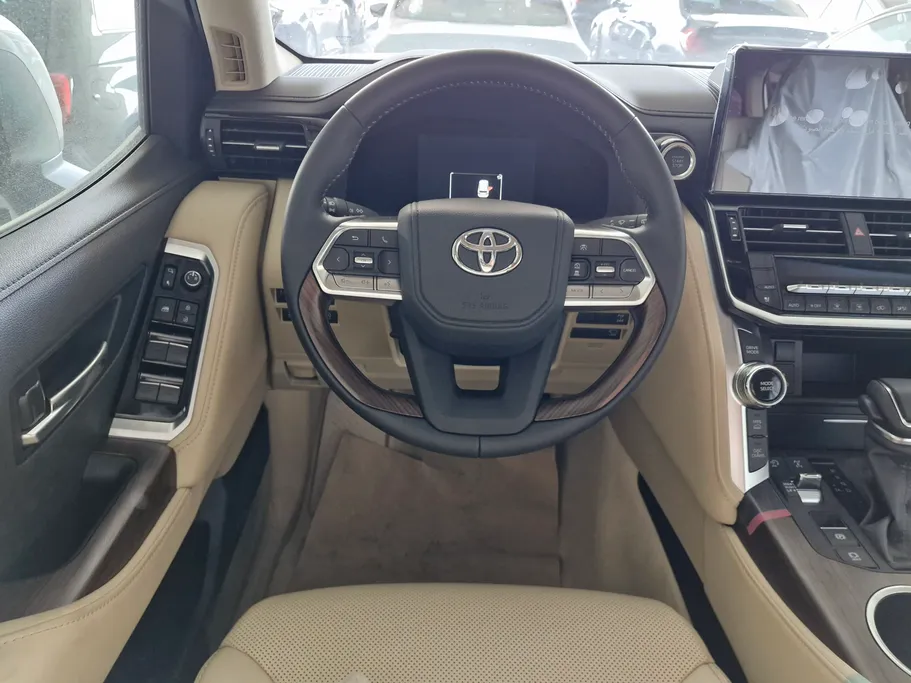 تويوتا لاندكروزر GXR4 2025 