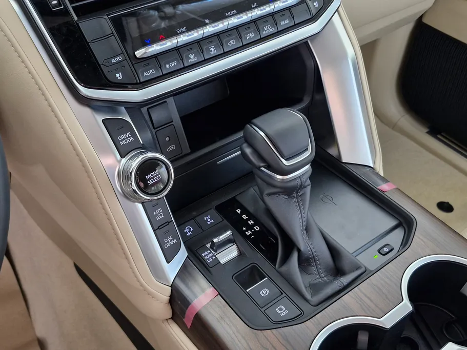 تويوتا لاندكروزر GXR4 2025 