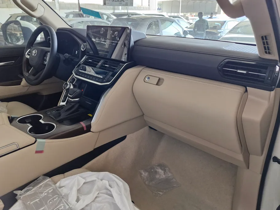 تويوتا لاندكروزر GXR4 2025 