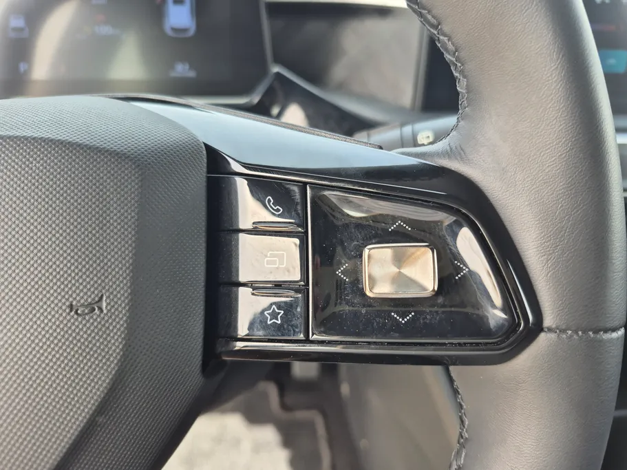 ام جي 3 LUX 2024 