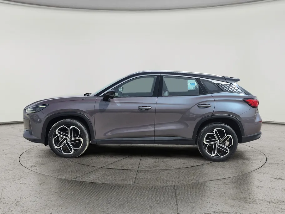 ام جي وان LUX 2024 