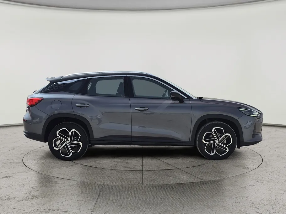 ام جي وان LUX 2024 