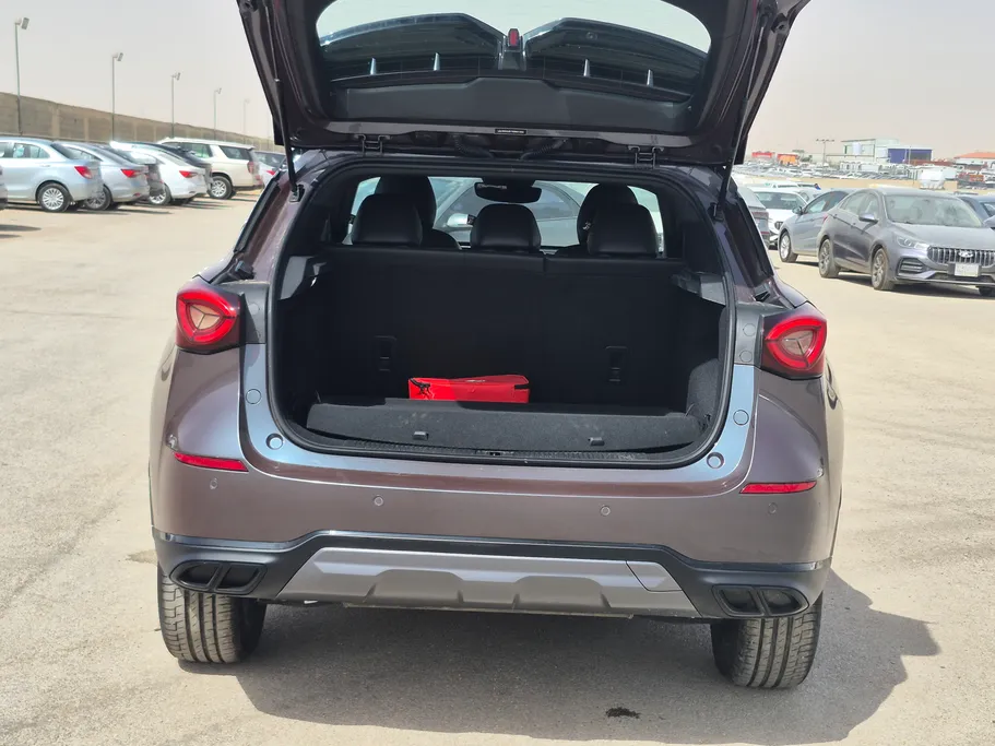 ام جي وان LUX 2024 