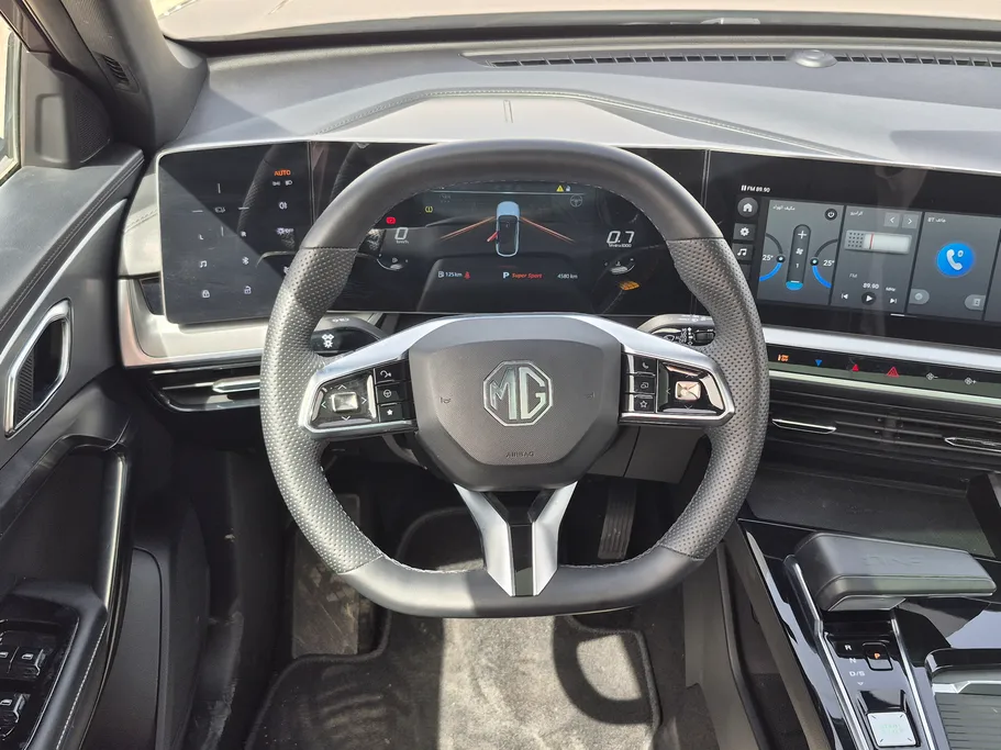 ام جي وان LUX 2024 