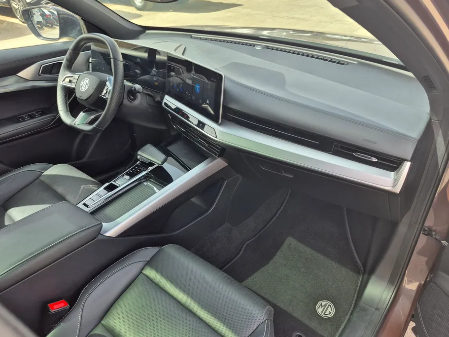 ام جي وان LUX 2024 