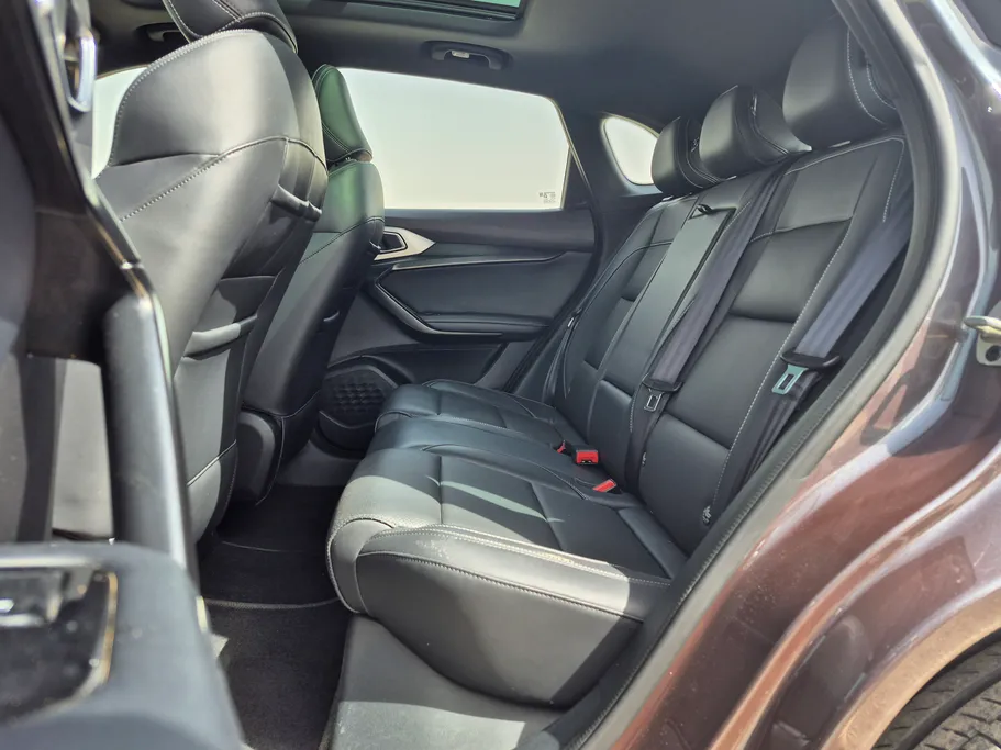 ام جي وان LUX 2024 