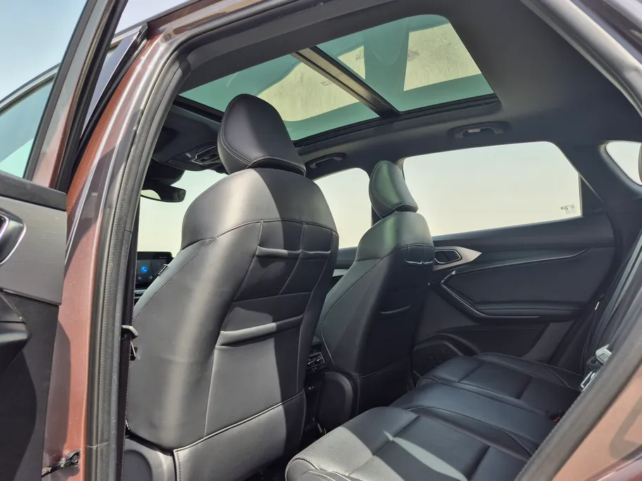 ام جي وان LUX 2024 