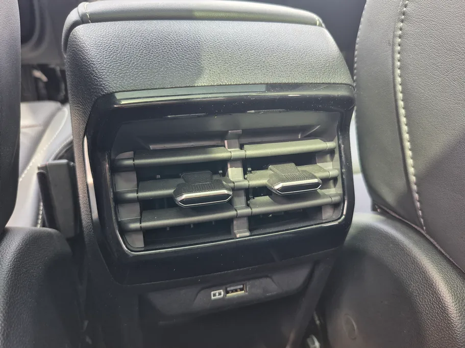 ام جي وان LUX 2024 