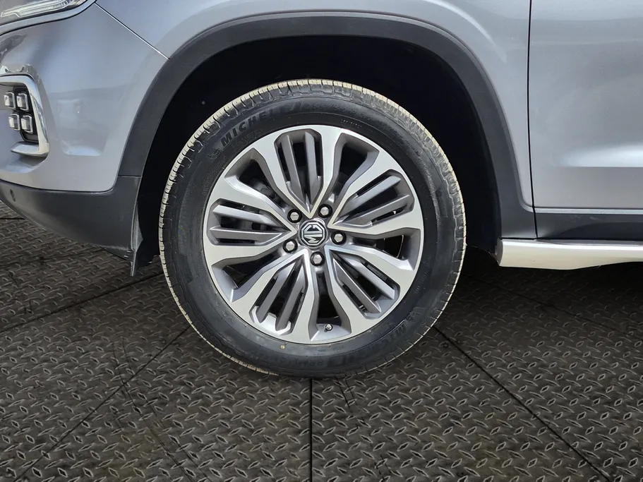 ام جي RX8 LUX 2024 