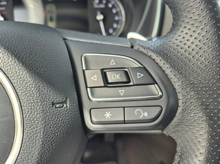 ام جي RX8 LUX 2024 