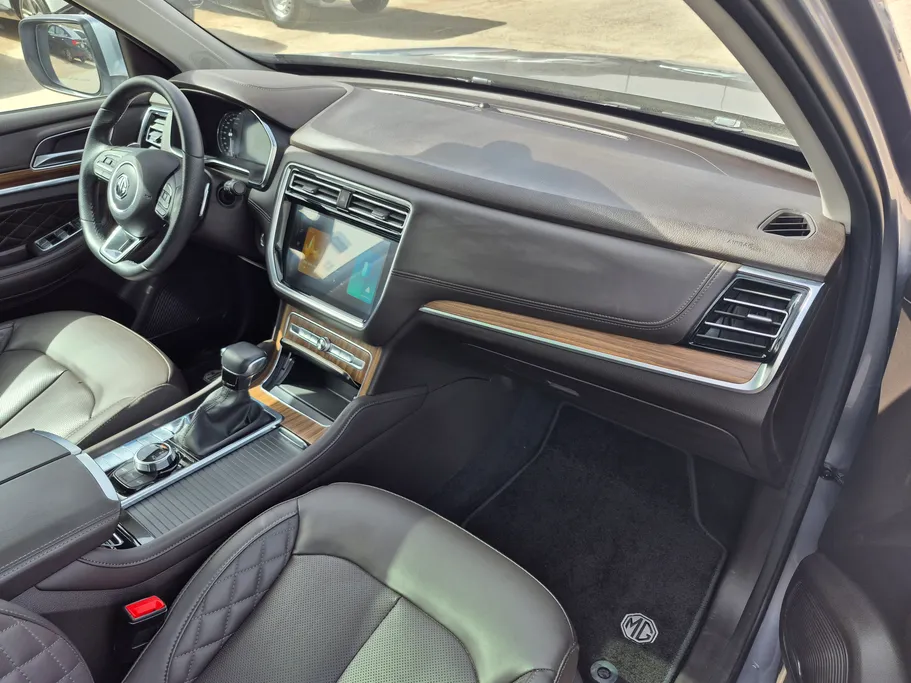 ام جي RX8 LUX 2024 